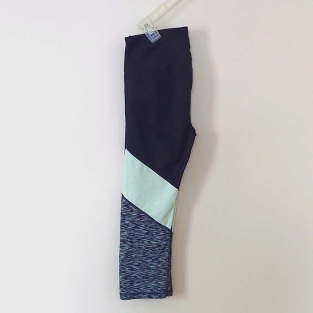 GapFit Multi-Blue Cropped Legging